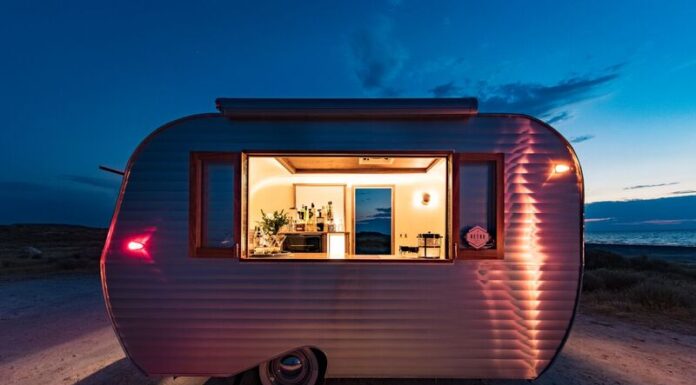 2018 Wedding Trend Alert: Vintage Trailers