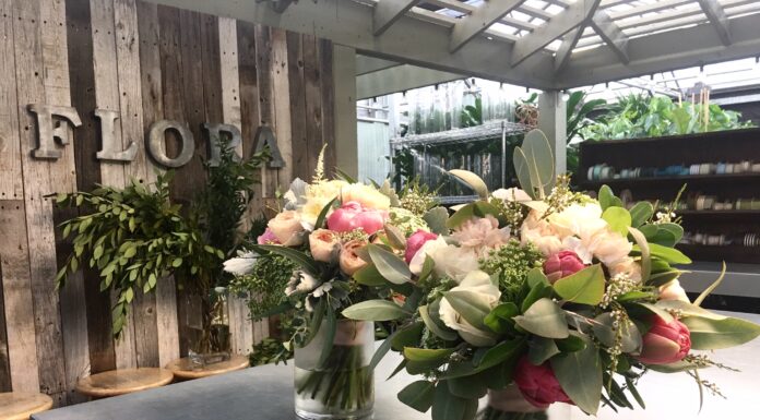 Save or Splurge: 2017’s Hottest Wedding Blooms