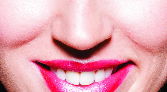 Video Tutorial: Mistletoe-Ready Lips