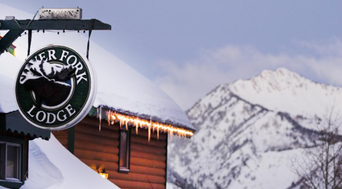 A Wedding Retreat for All Seasons at Silver Fork Lodge