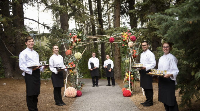 5 Tips to Choosing a Wedding Caterer