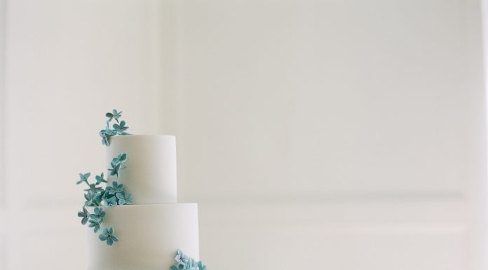 12 Floral Wedding Cake Designs by Utah Bakers